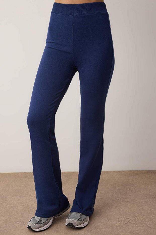 Lacivert Oversize Üst Soft Touch Esnek Flare/İspanyol Paça Alt Örme Eşofman Takımı TWOAW26EM00008 - 3