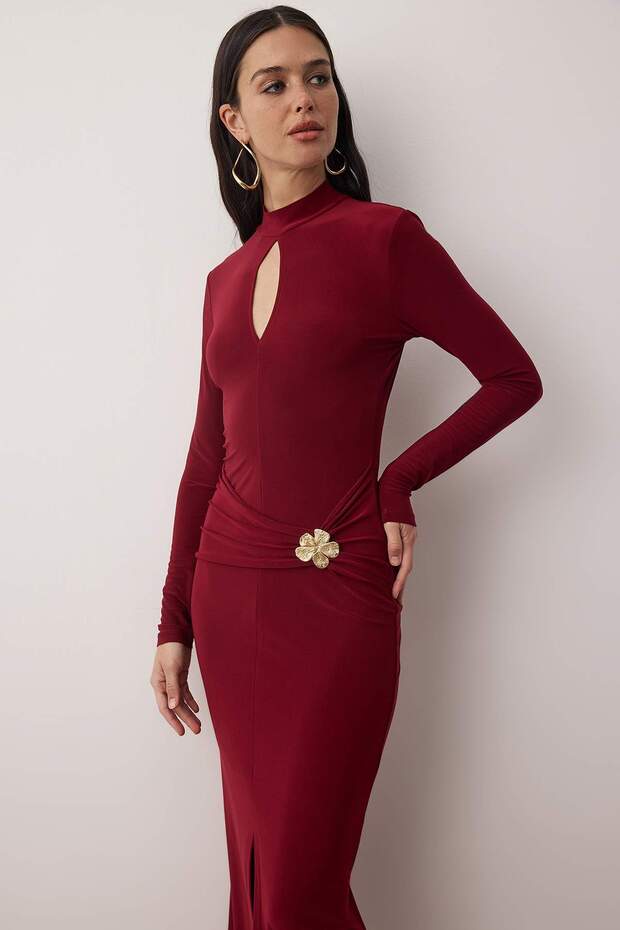 Bordo Aksesuar Detaylı Örme Maxi Astarlı Elbisesi TPRAW26EL00110 - 2