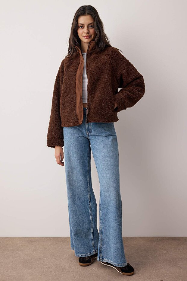 Koyu Kahverengi Peluş Regular/Normal Kalıp Dokuma Garnili Fermuarlı Örme Sweatshirt TWOAW25SW00139 - 1