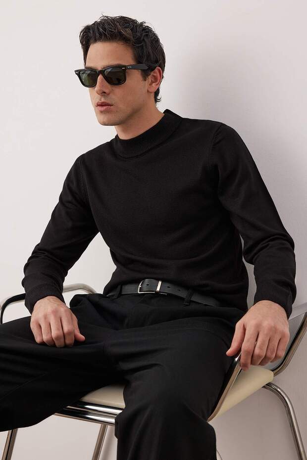 Siyah Slim Fit Dar Kesim Yarım Balıkçı Yaka Basic Kazak TMNAW21KZ0758 - 1