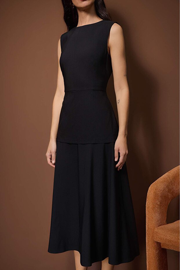 Trendyol Studio Siyah Midi Esnek Dokuma Elbise TWOAW26EL00307 - 3
