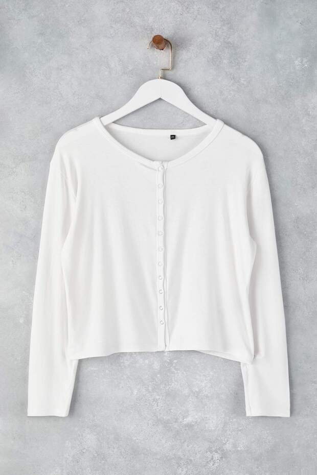 Beyaz Çıtçıtlı Crop Boy Basic Örme Büyük Beden Bluz TBBAW26AF00119 - 5