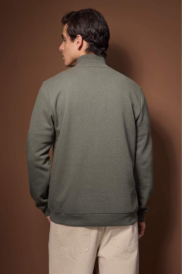 Haki Regular/Normal Kesim Dik Yaka Kalın İçi Polarlı Sweatshirt TMNAW26SW00021 - 4