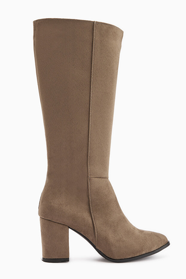 حذاء نسائي من Tatum Mink Suede بمقدمة مدببة وكعب متوسط