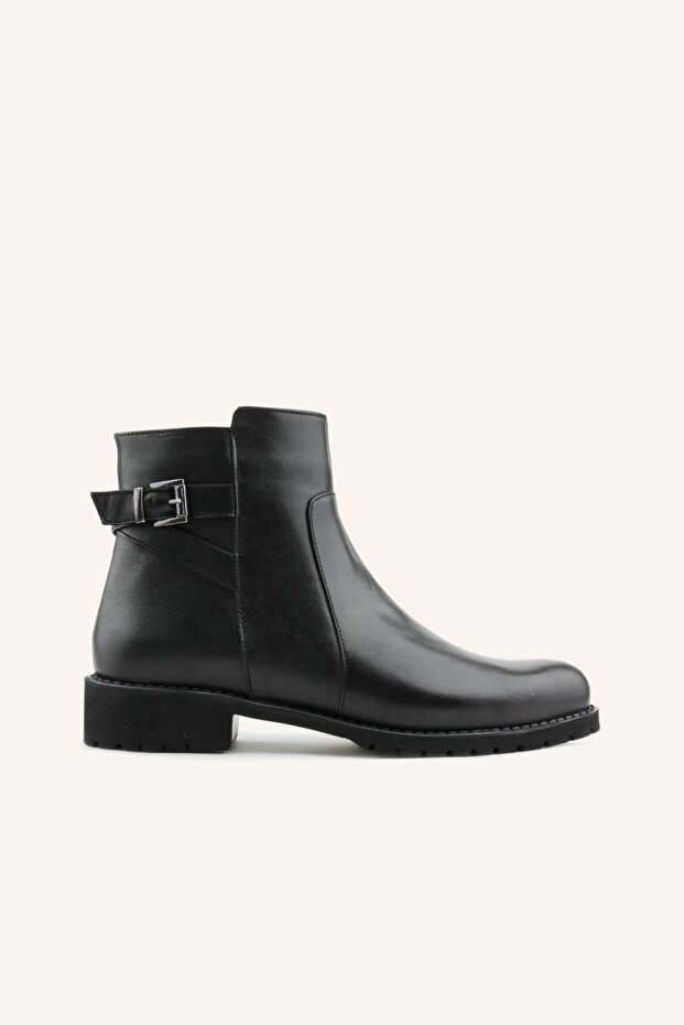 Siyah Tokalı Bot - 1