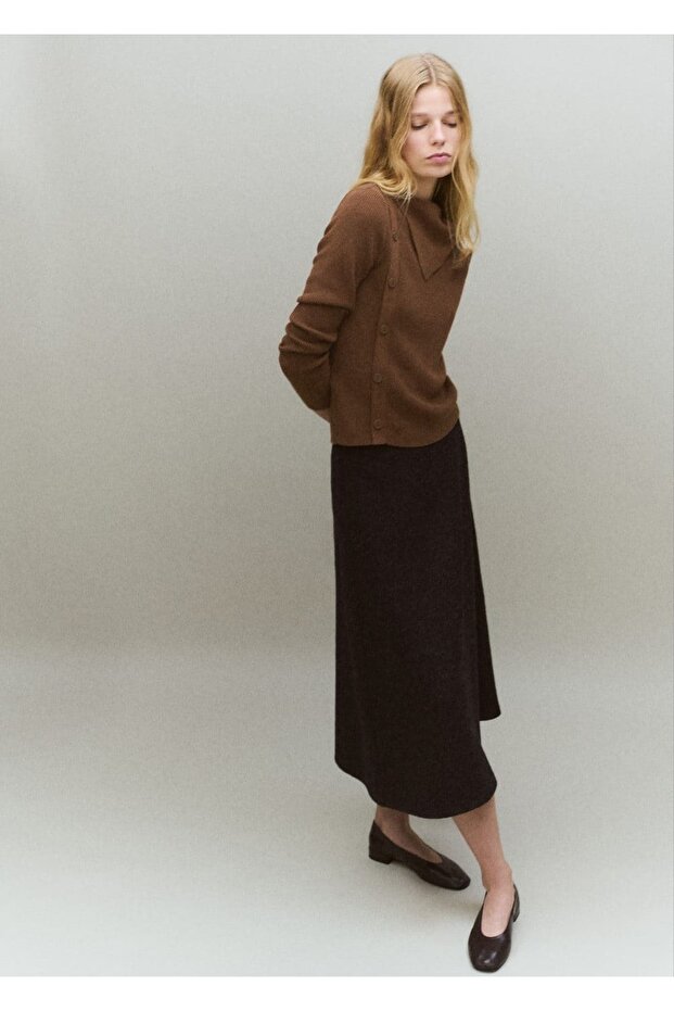 Düğmeli asimetrik yaka kazak - 2