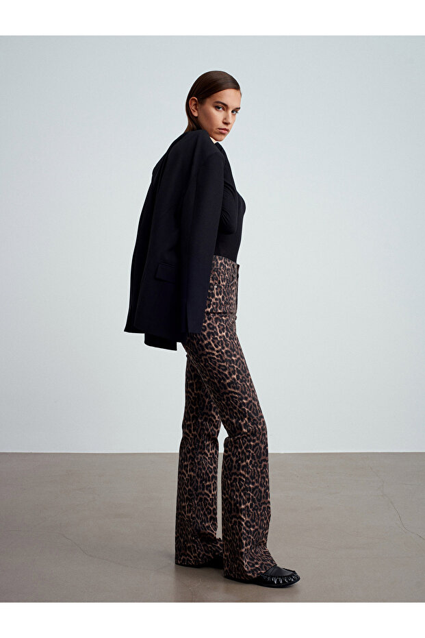 72082 جينز بنقشة الفهد - بني - 3