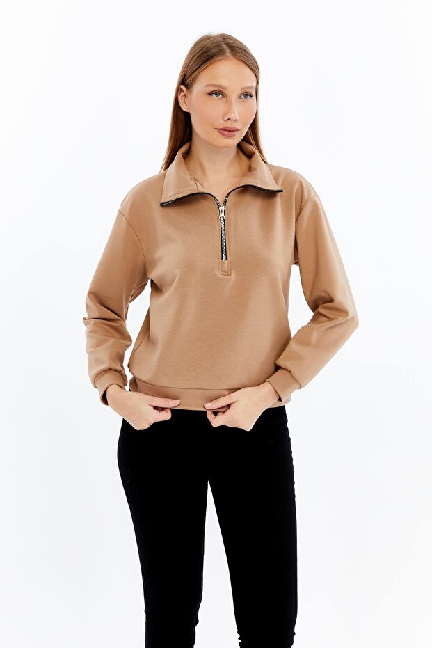 Women's zip-up crewneck sweatshirt