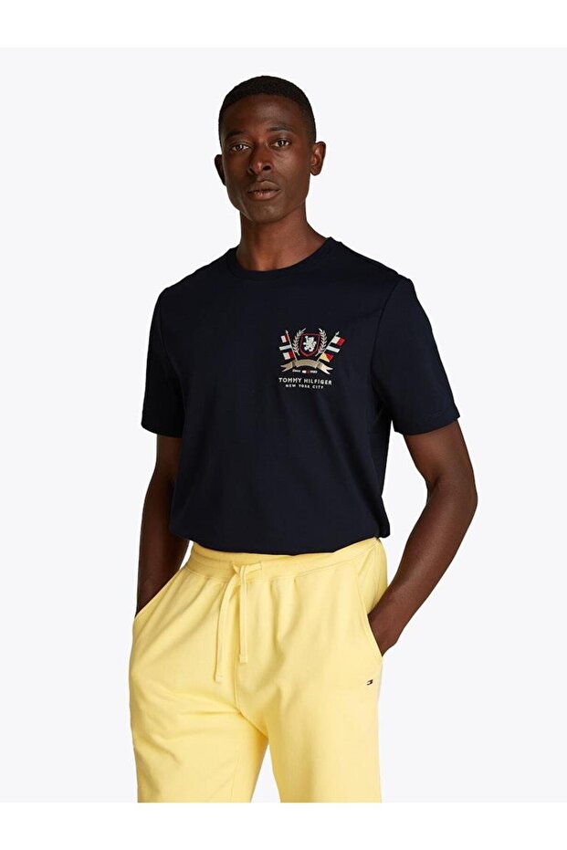 تي شيرت رجالي من HILFIGER CREST INTERLOCK