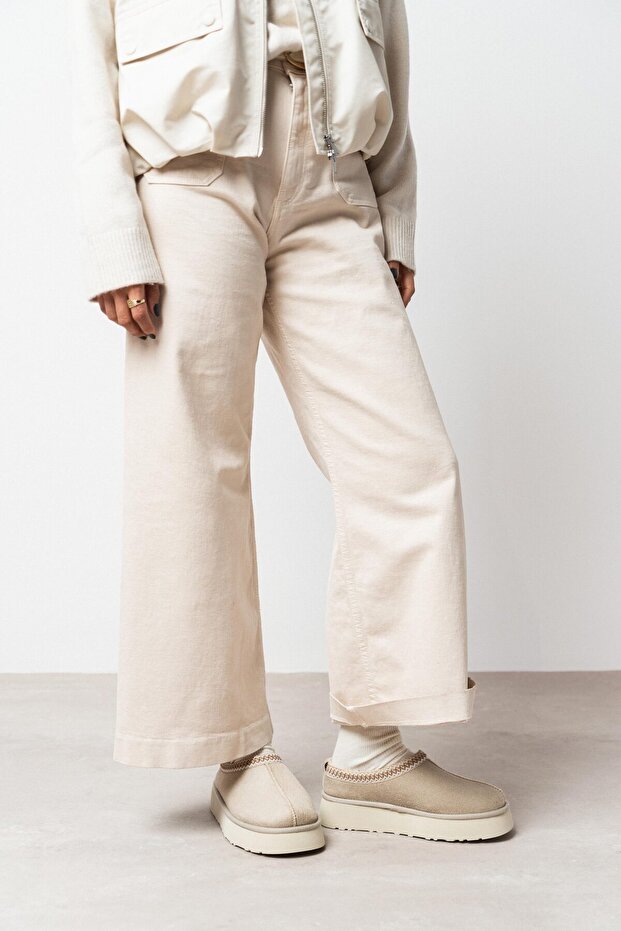 Süße, sandbeige Wildleder-Hausschuhe mit flacher Sohle und Fellfutter von Sabo - 5