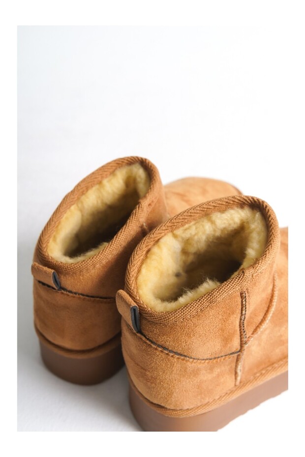 أحذية مبطنة بالفراء - 4