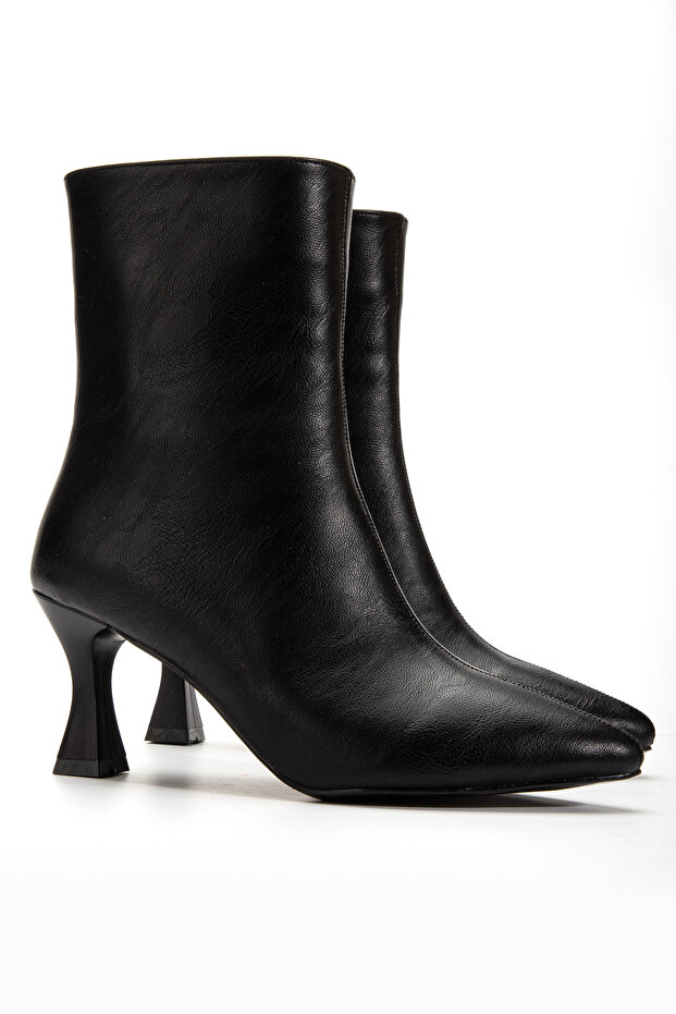 Women's Black Thin Heeled Pointed Toe Boots