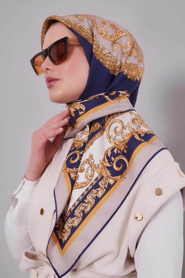 وشاح حريري بنمط فاراك باللون الأزرق الداكن