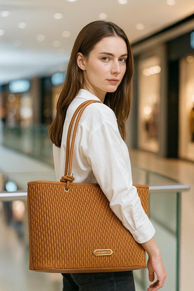 Elegant Textured Ladies Handbag with Heart Scarf & Gold Detailing – Carnalisa