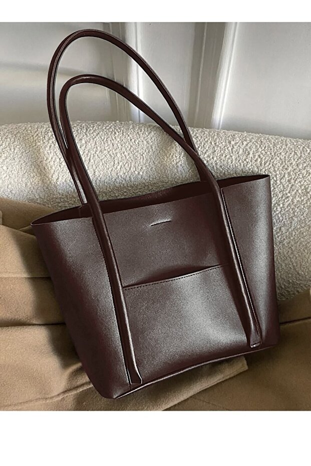 حقيبة كتف بنية مع جرو - 1