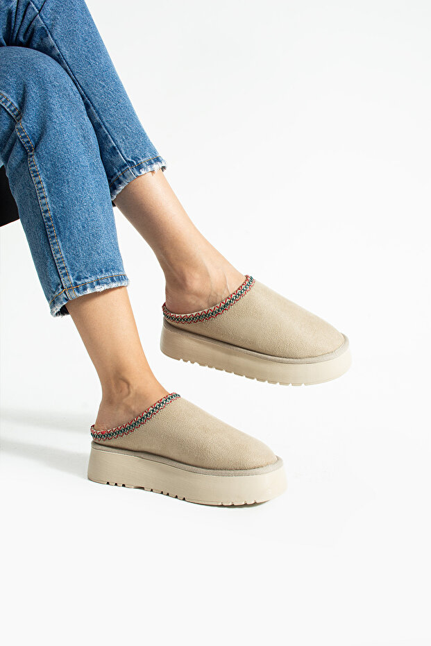 Bej Süet İçi Yünlü Kalın Taban Terlik - 2