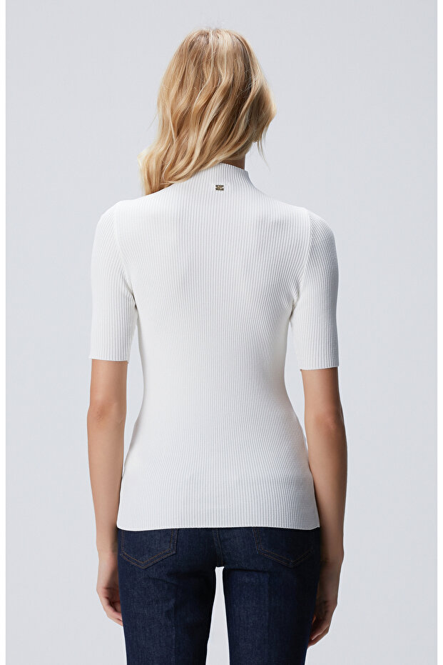 Kırık Beyaz Örgülü Dik Yaka Rayon Basic Kazak - 5