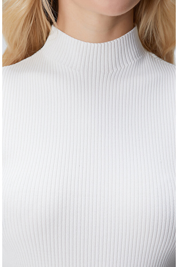 Kırık Beyaz Örgülü Dik Yaka Rayon Basic Kazak - 6