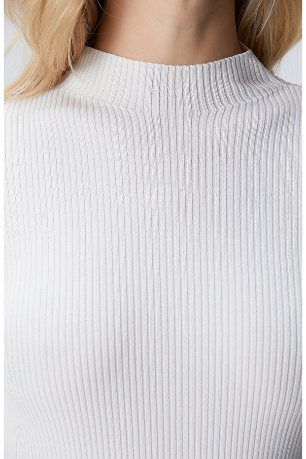 Kırık Beyaz Örgülü Dik Yaka Rayon Basic Kazak - 6