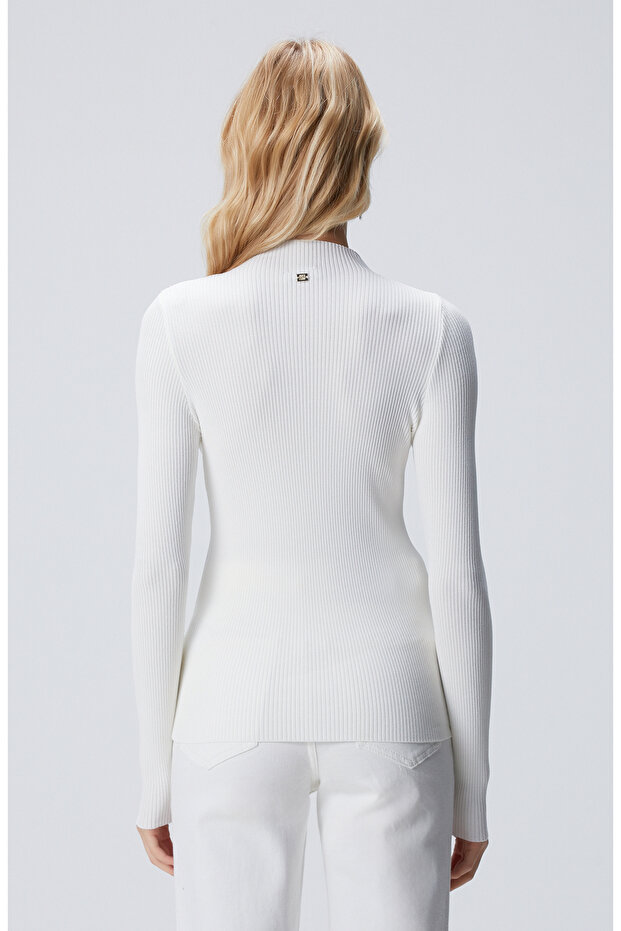 Kırık Beyaz Örgülü Dik Yaka Rayon Basic Kazak - 5