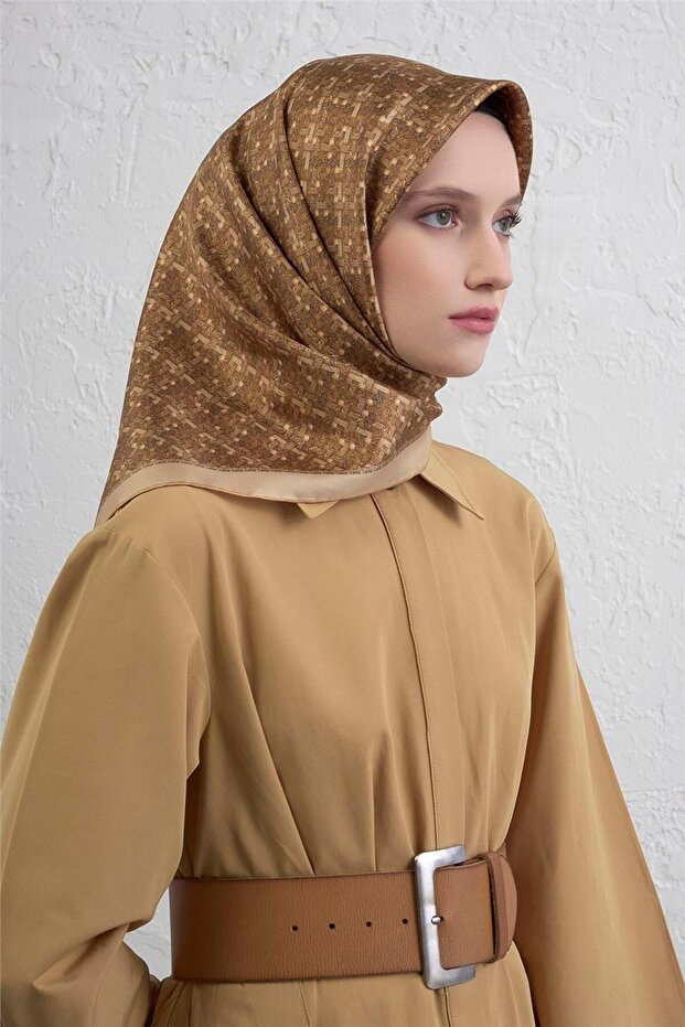 وشاح من الحرير الخالص بنمط تجريدي 9405D 06