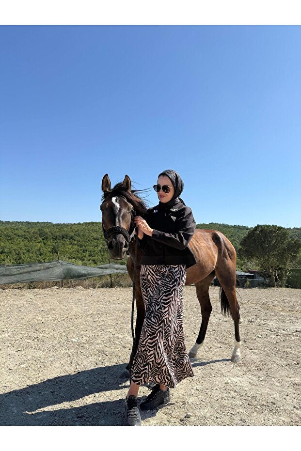 TAŞ İŞLEMELİ ÇITÇITLI KISA CEKET - 2