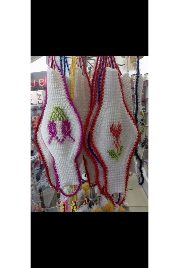 Hand-knitted bathroom fiber