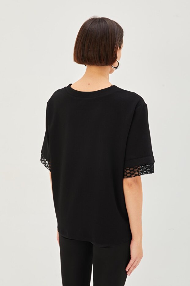 V Yaka Kolları Dantelli Regular Örme Tişört - 4