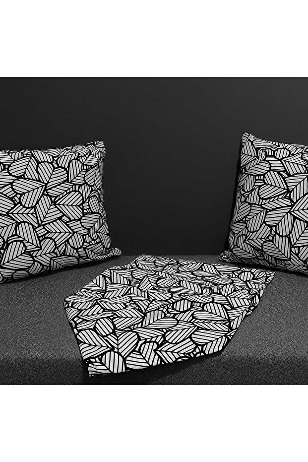 Black and White Digital Print Heart Pattern Throw Pillow and Runner Tea Set (2 Throw Pillows + 1 Runner 142X40 cm)