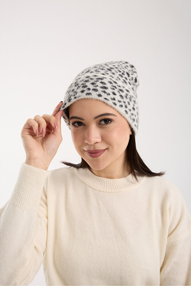 قبعة بيضاء منقوشة بنمط الفهد قابلة للطي - 4