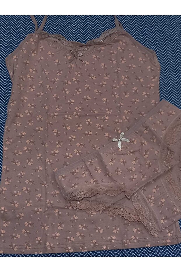 طقم ملابس داخلية من الدانتيل المزخرف - 2