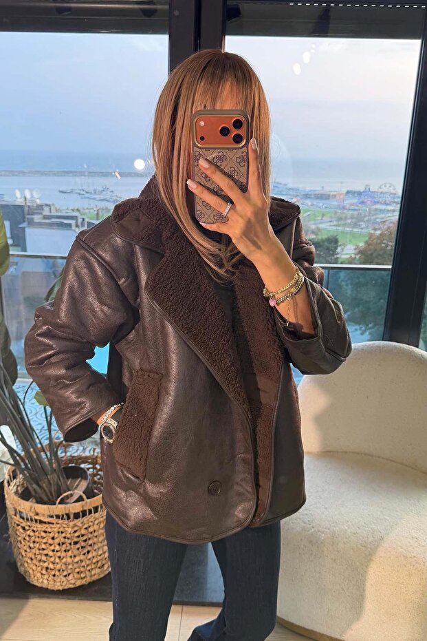 سترة من جلد الغزال بأزرار بنية - 1