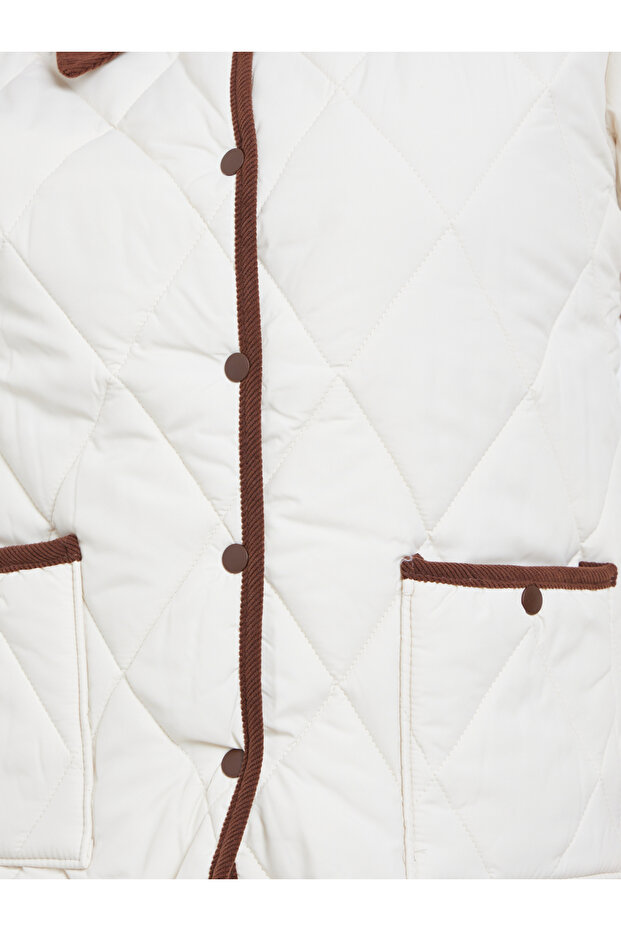 سترة مبطنة بيضاء سادة مع أزرار أمامية - 5