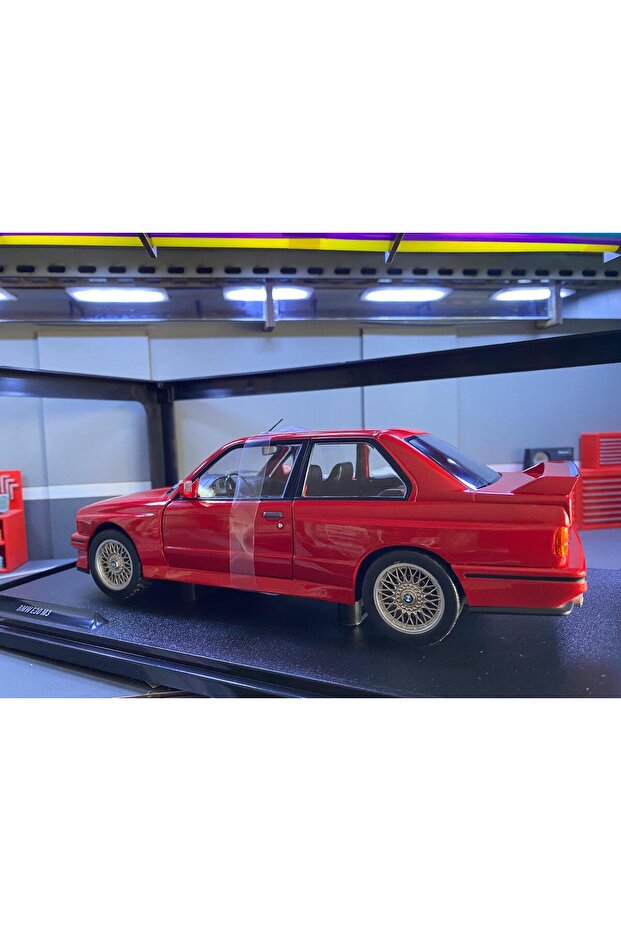 BMW M3 E30 1//18 Ölçek - 6
