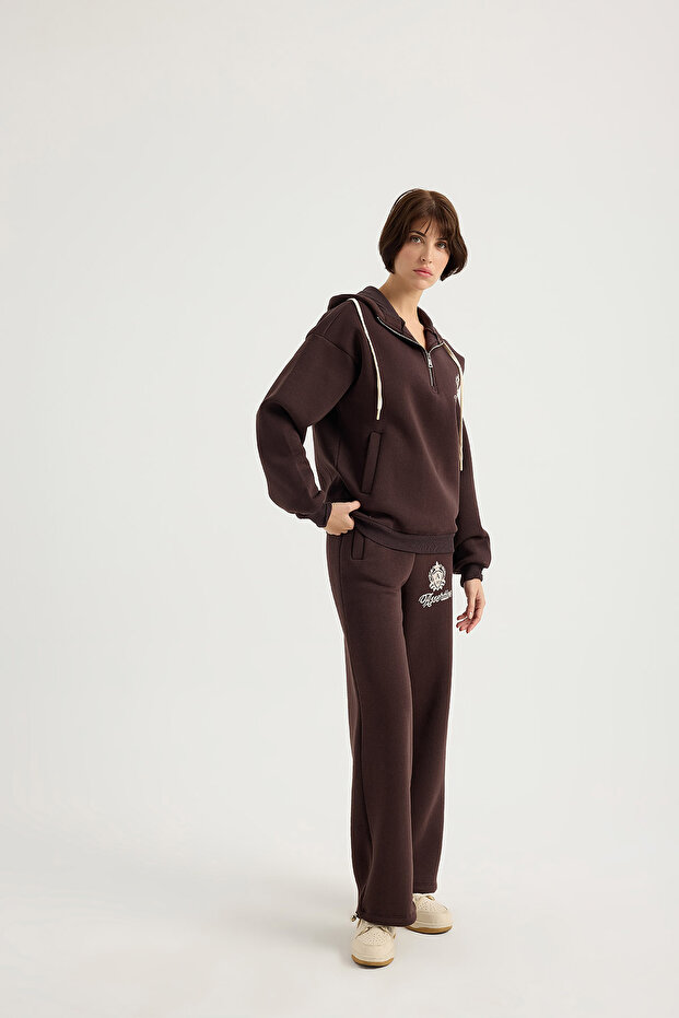 Hooded Tracksuit Set with Assertive Print and Zipper Detail - 4