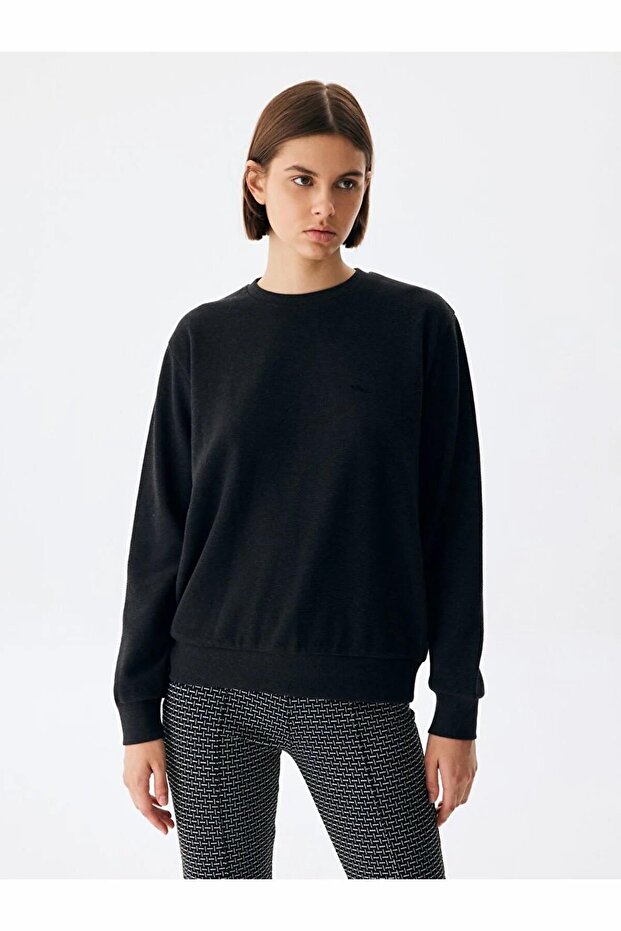 Black Sweatshirt - 2