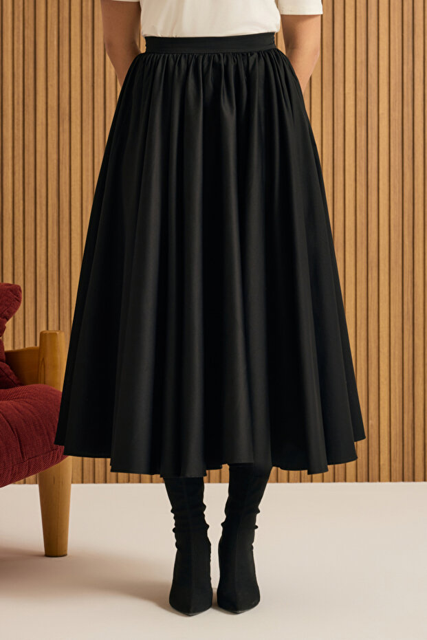 تنورة قطنية مطوية ذات أطراف واسعة - 3