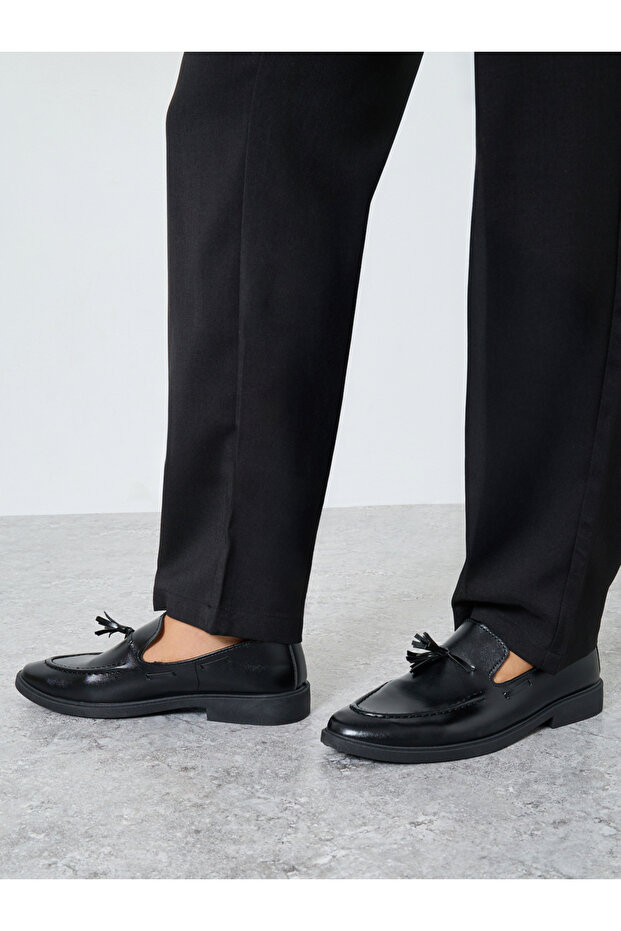 Classic Faux Leather Tassel Loafers