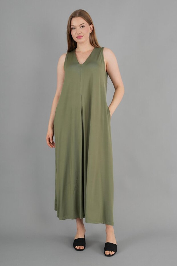 V-Neck Pocket Detailed Maxi Dress