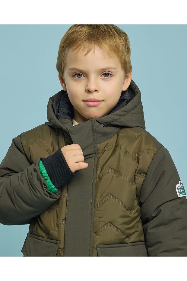 سترة سادة بغطاء رأس وسحاب للإغلاق - 4