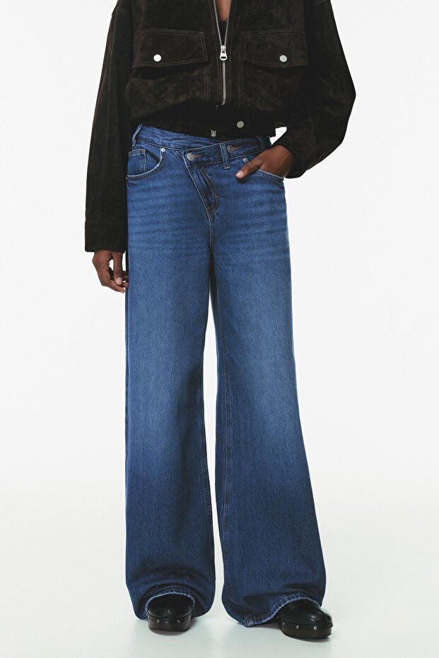 Çapraz kemerli geniş paça jean - 5