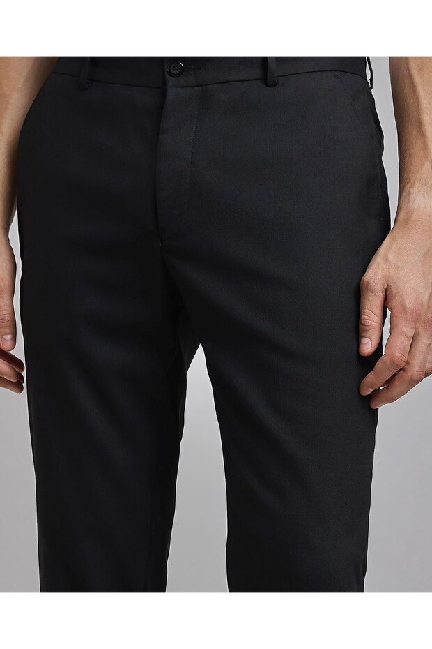 بنطلون ضيق سادة مع إغلاق بأزرار - 4