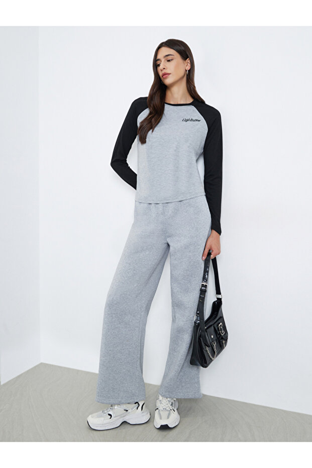 Women Grey Solid Drawstring Waist Wide Leg Joggers