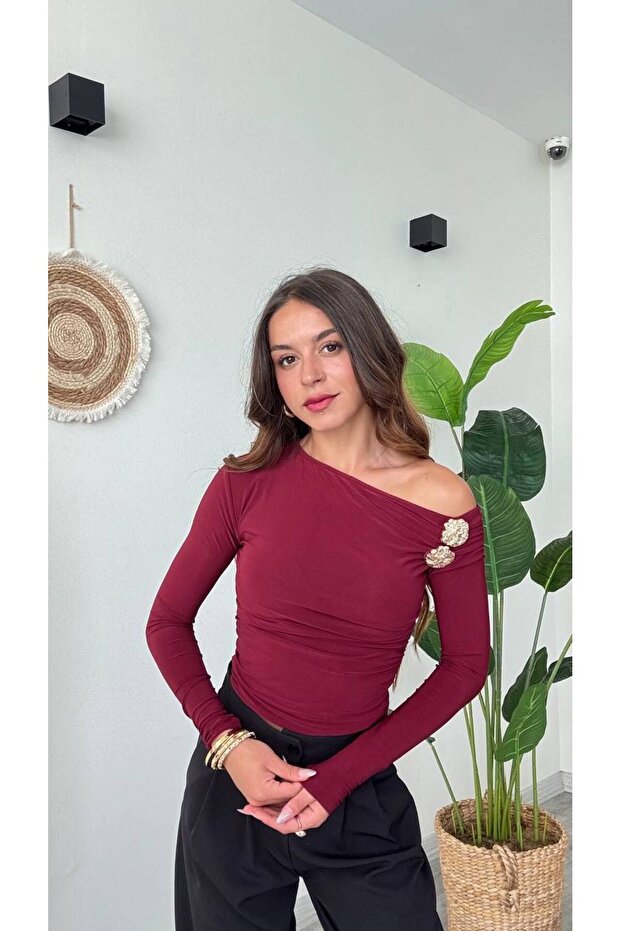 Sandy Blouse with Gathered Detail and Gold Buckle