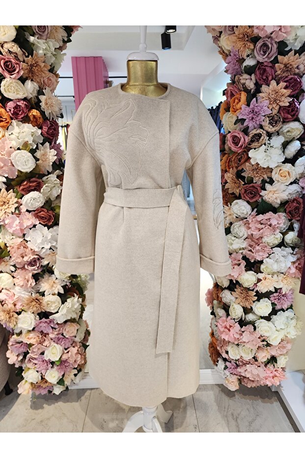 kaban siyah kadın. - 1