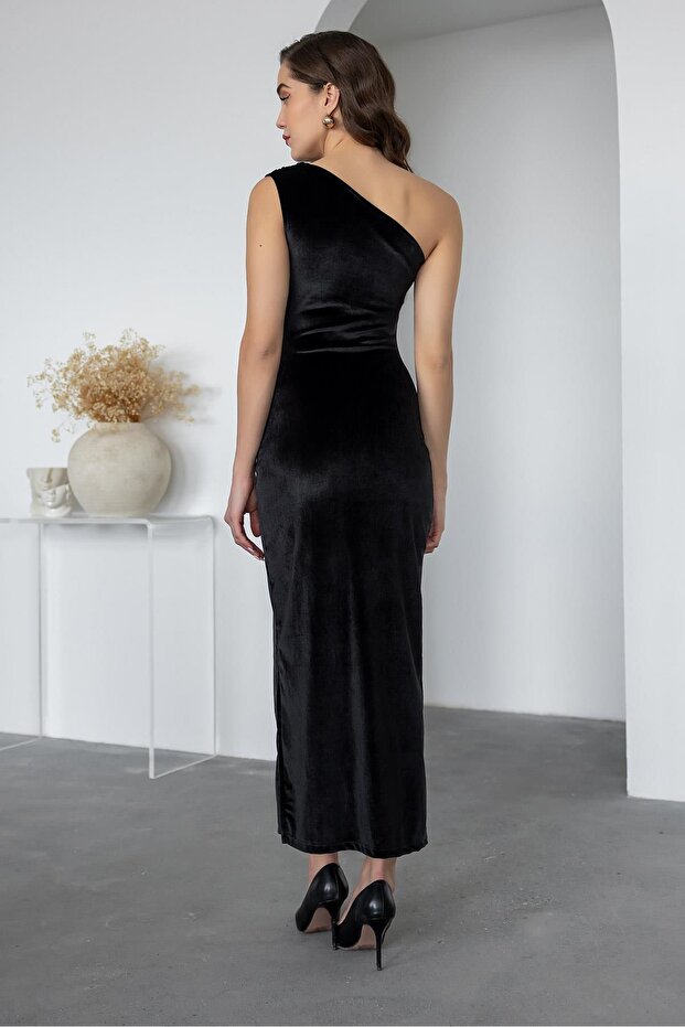 ROCHIE MAXI DE CATIFELĂ CU UNUL UMĂR - 3