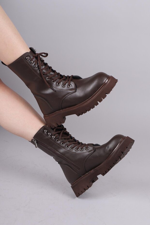 Kari̇nti̇ya Hooked Boots Brown