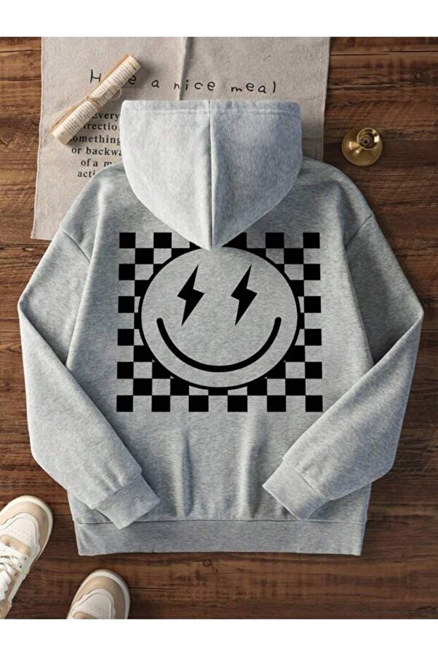 سويت شيرت Checkerboard Lightning Smiley – للجنسين قصة فضفاضة