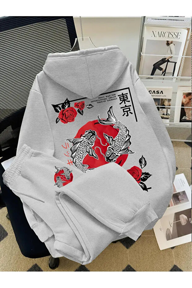 طقم بدلة رياضية رمادية من Koi Fish Tokyo مطبوع