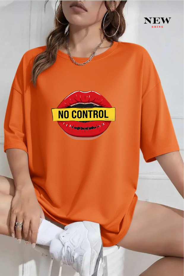 تي شيرت No Control مطبوع قصة فضفاضة